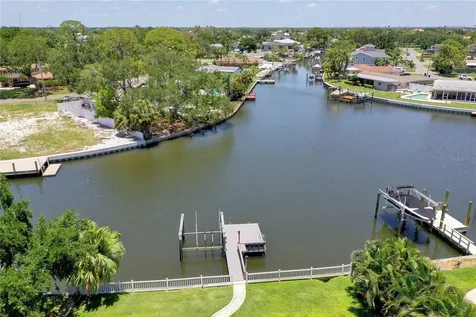 5119 Venetian Boulevard NE St Petersburg FL 33703