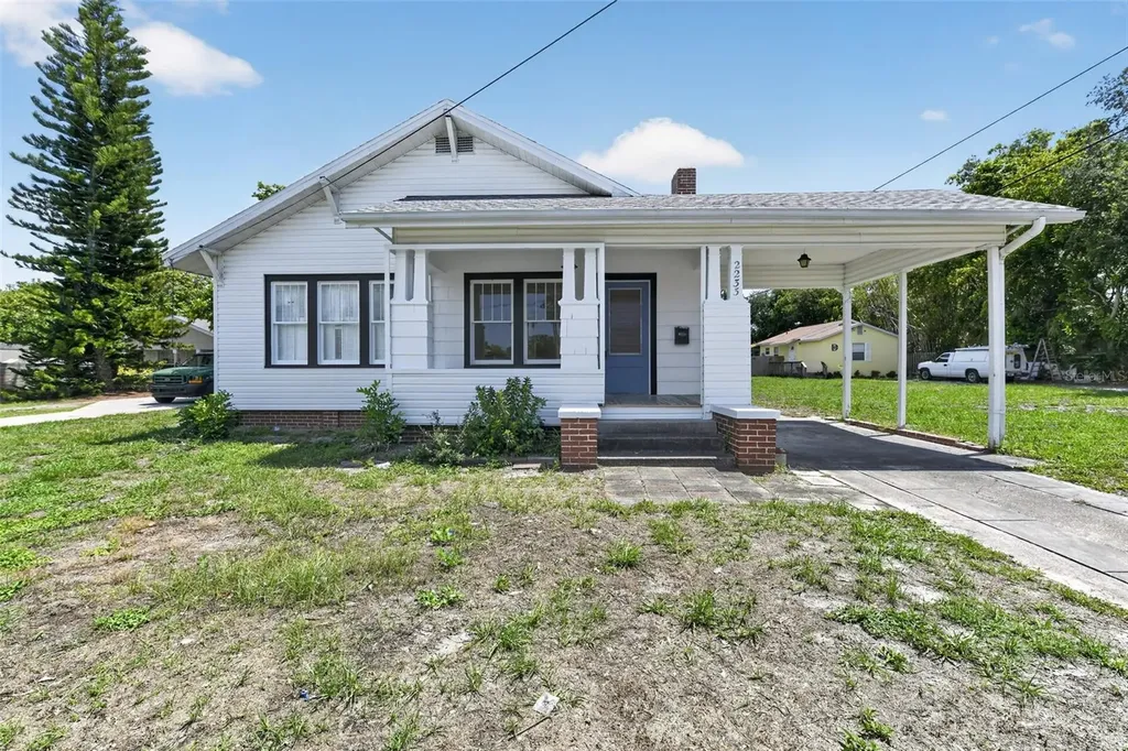 2233 11th Avenue W Bradenton FL 34205