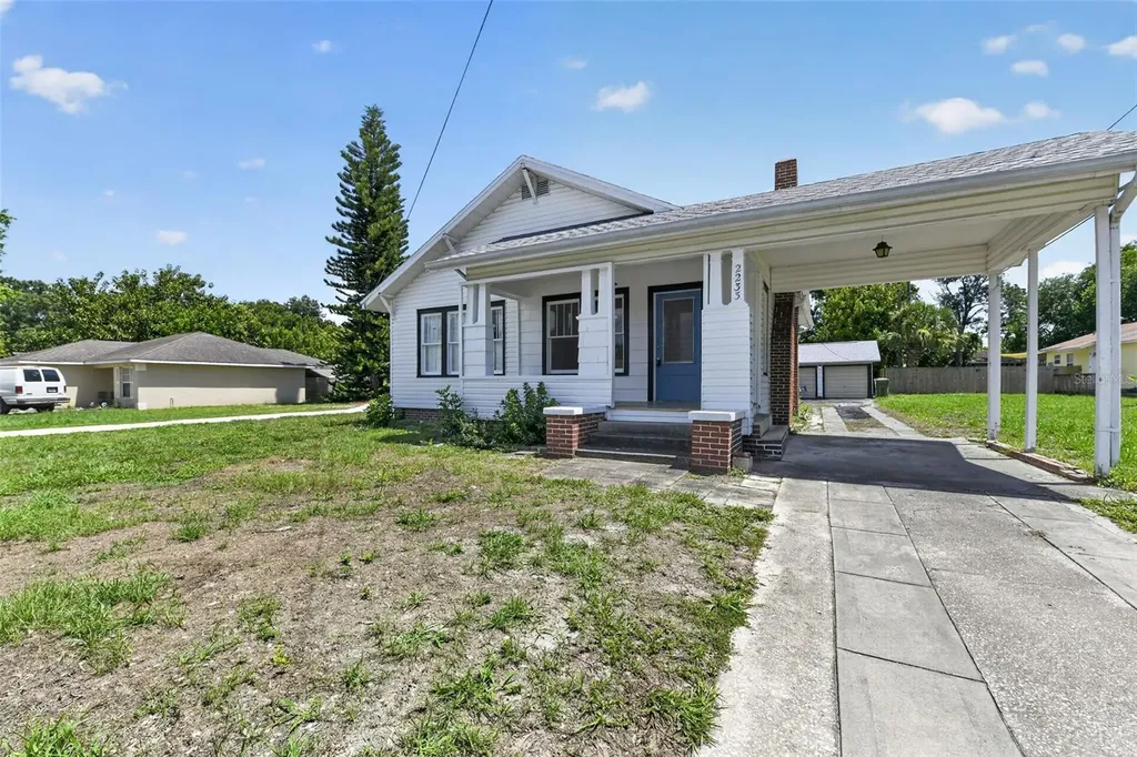 2233 11th Avenue W Bradenton FL 34205