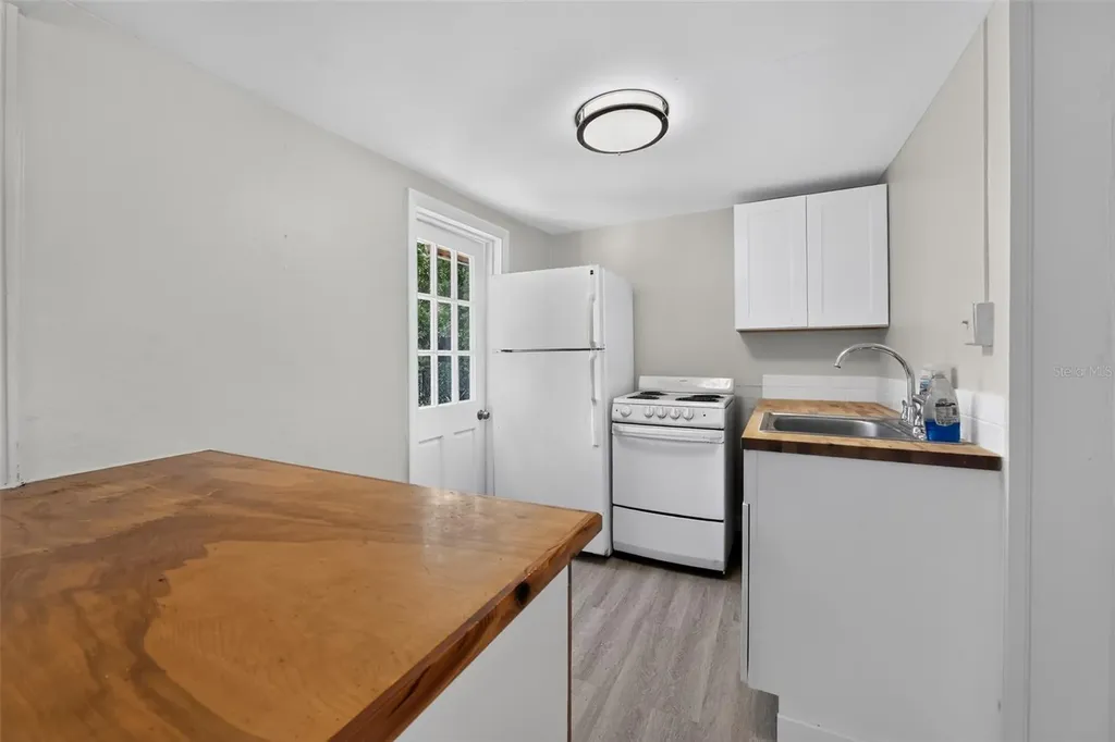 2233 11th Avenue W Bradenton FL 34205