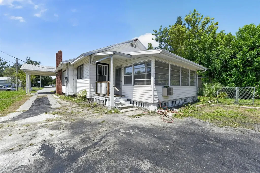 2233 11th Avenue W Bradenton FL 34205