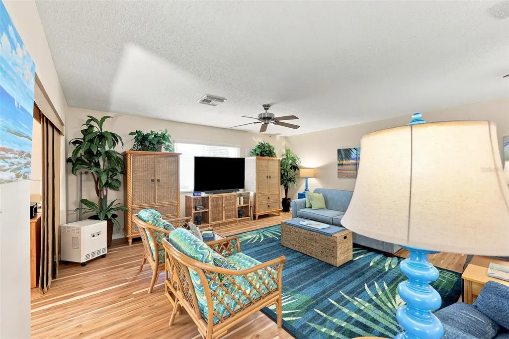 1002 El Rancho Drive Sun City Center FL 33573