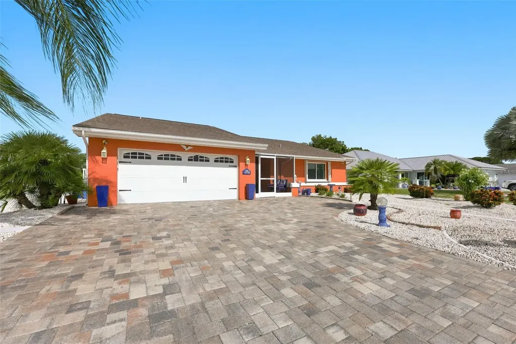 1002 El Rancho Drive Sun City Center FL 33573