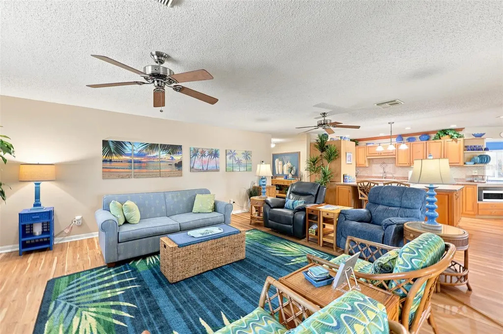 1002 El Rancho Drive Sun City Center FL 33573