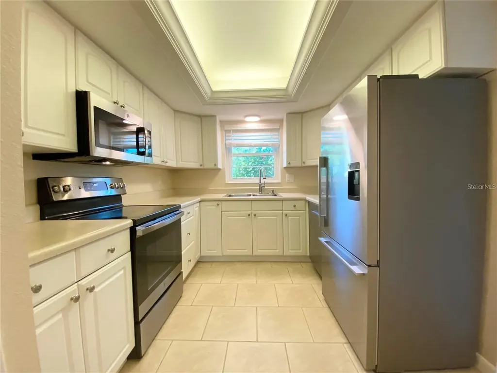 3625 Longmeadow Sarasota FL 34235