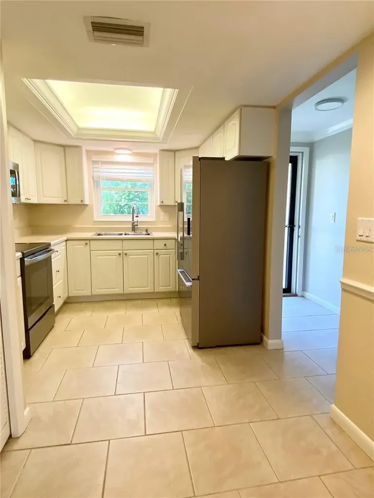 3625 Longmeadow Sarasota FL 34235