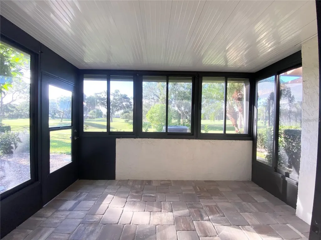 3625 Longmeadow Sarasota FL 34235