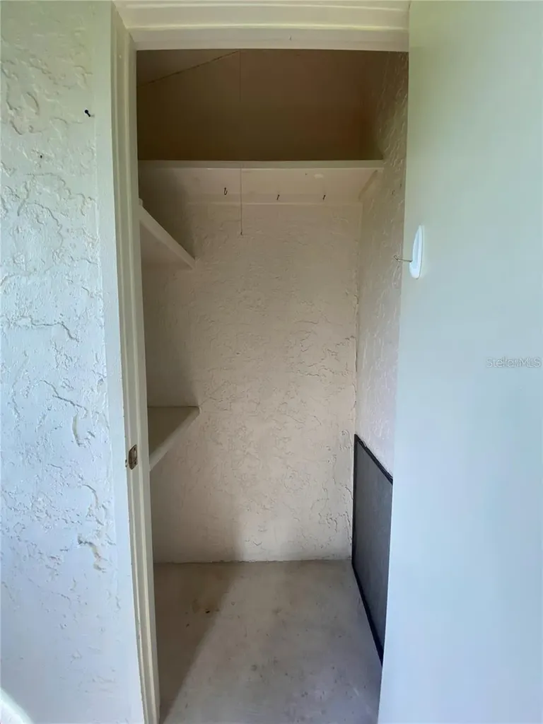 3625 Longmeadow Sarasota FL 34235
