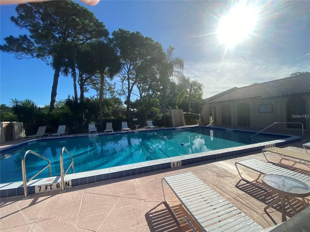 3625 Longmeadow Sarasota FL 34235