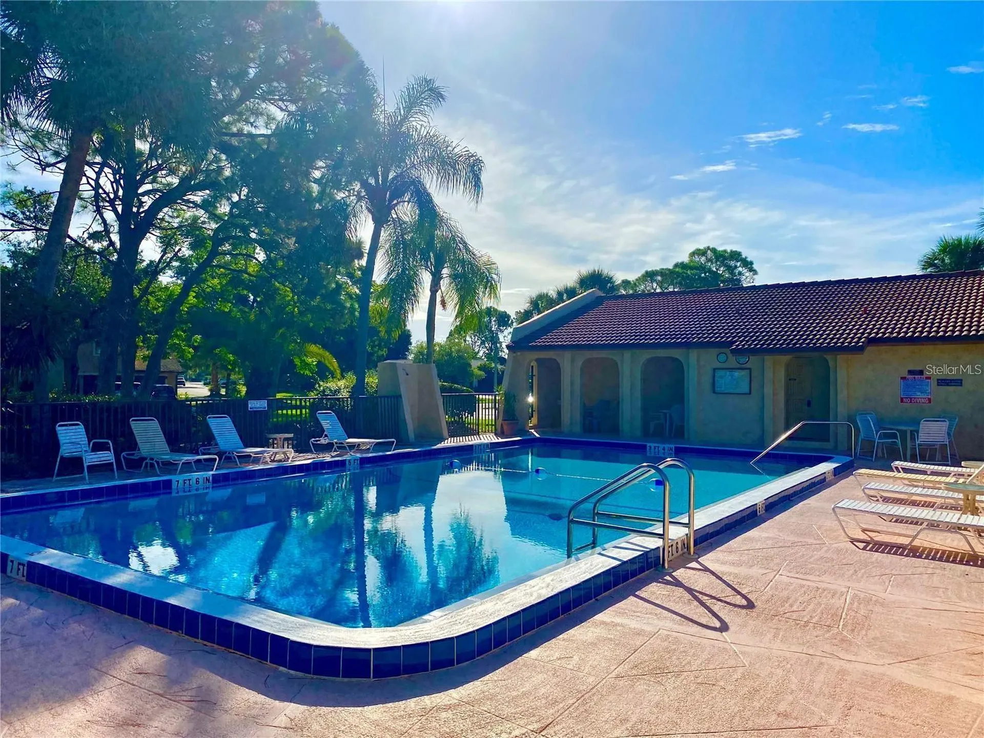 3625 Longmeadow Sarasota FL 34235