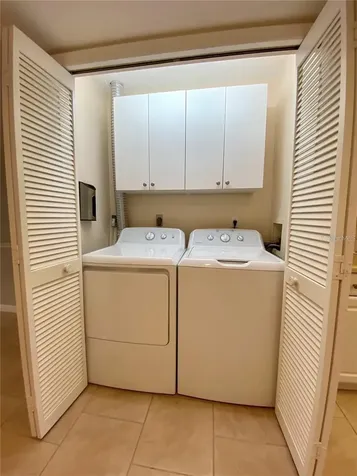 3625 Longmeadow Sarasota FL 34235