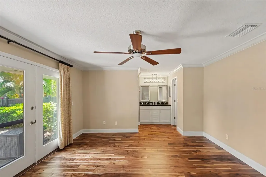 1683 Watermark Circle NE St Petersburg FL 33702