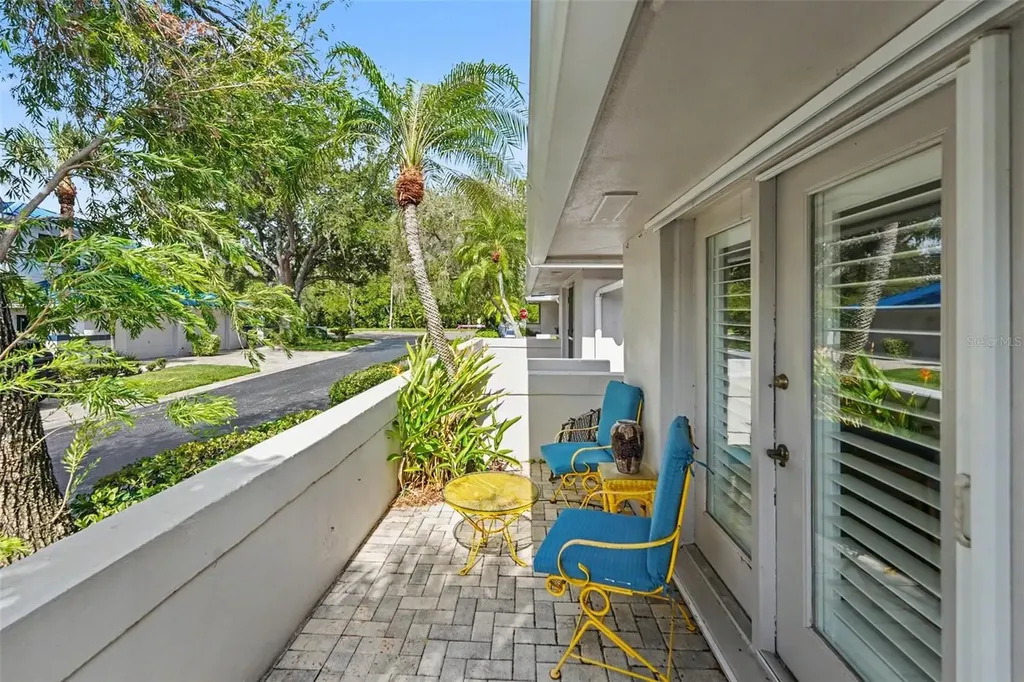 1683 Watermark Circle NE St Petersburg FL 33702