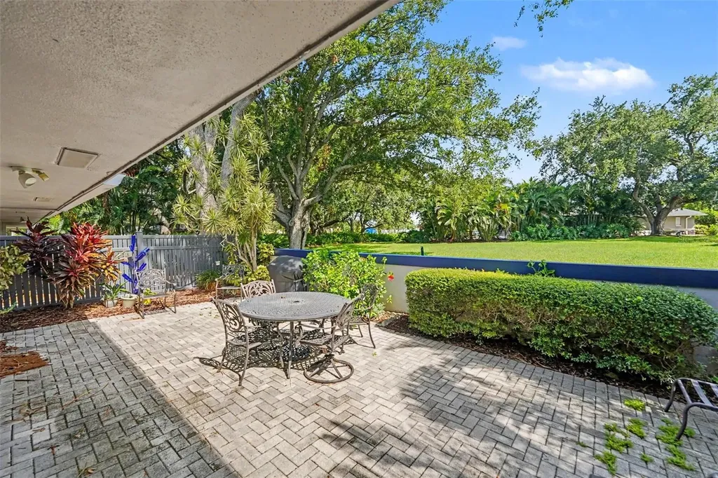 1683 Watermark Circle NE St Petersburg FL 33702