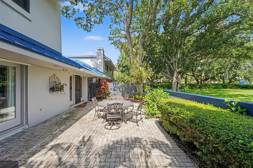 1683 Watermark Circle NE St Petersburg FL 33702