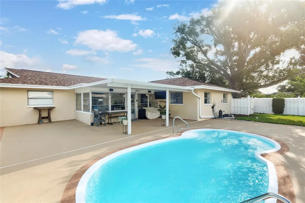 1081 Mcfarland Street Dunedin FL 34698