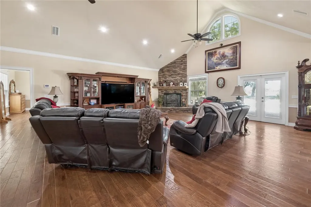4107 SW State Road 45 Newberry FL 32669