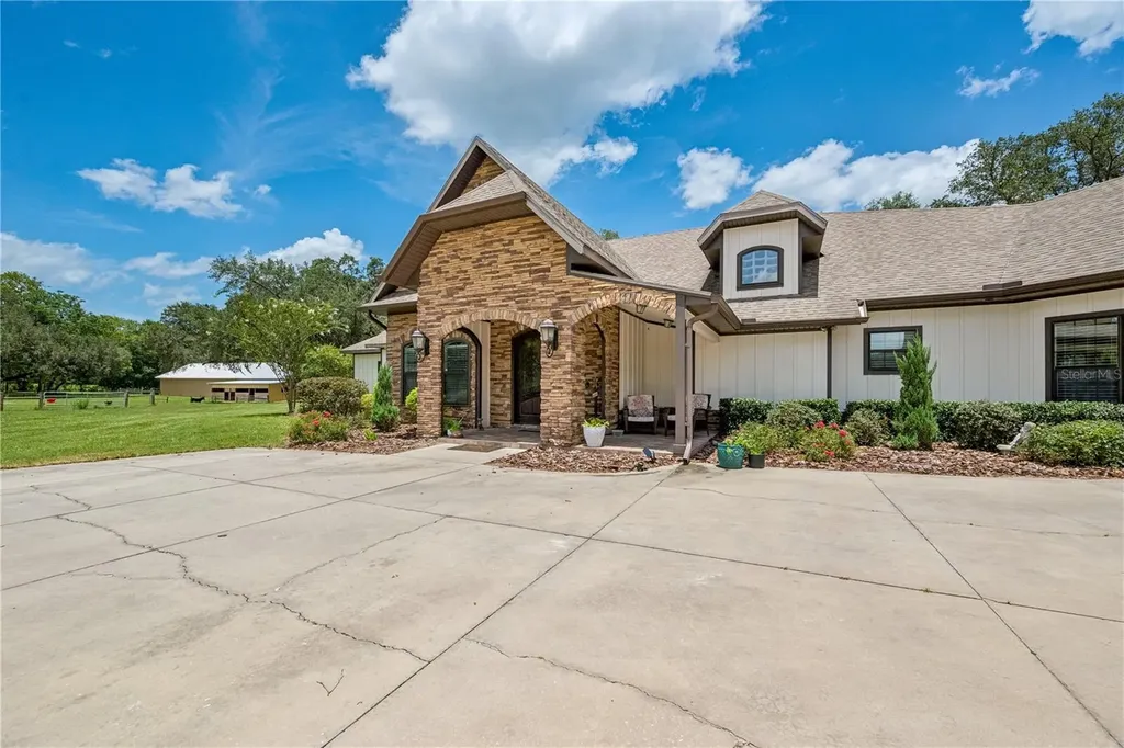 4107 SW State Road 45 Newberry FL 32669