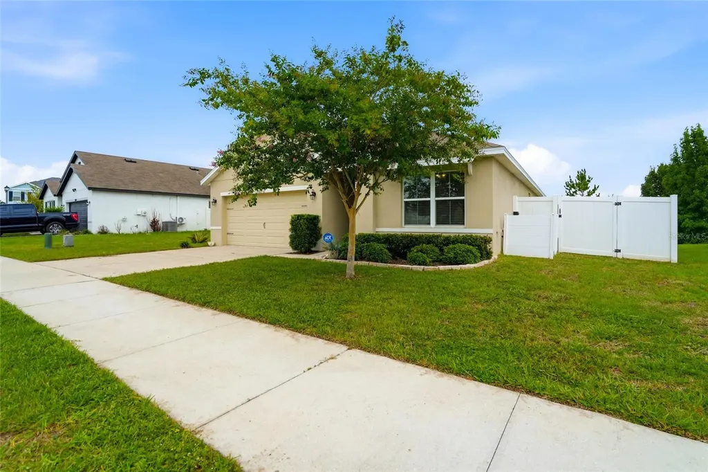 35803 Hillbrook Avenue Zephyrhills FL 33541