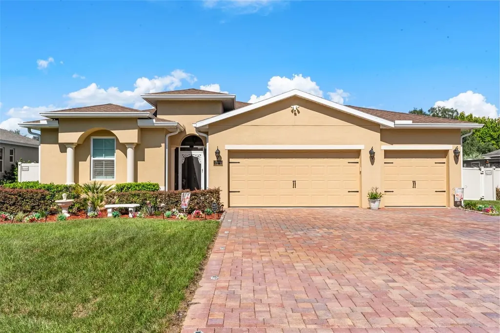 700 S Florida Avenue Howey In The Hills FL 34737