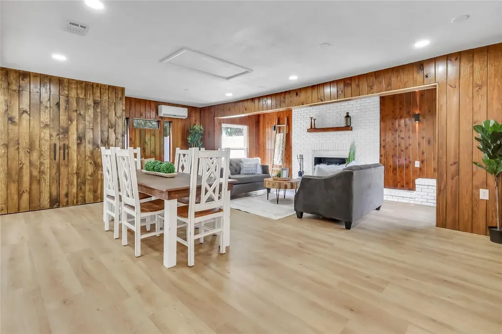 16123 E Lake Burrell Drive Lutz FL 33549