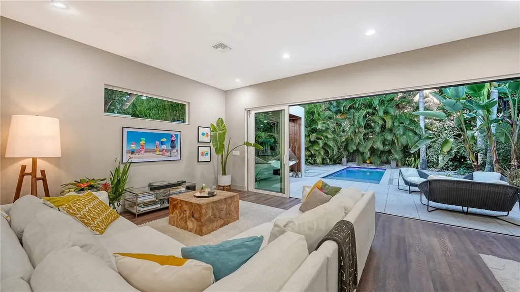 543 Columbia Court Sarasota FL 34236