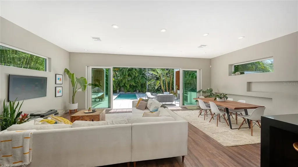 543 Columbia Court Sarasota FL 34236