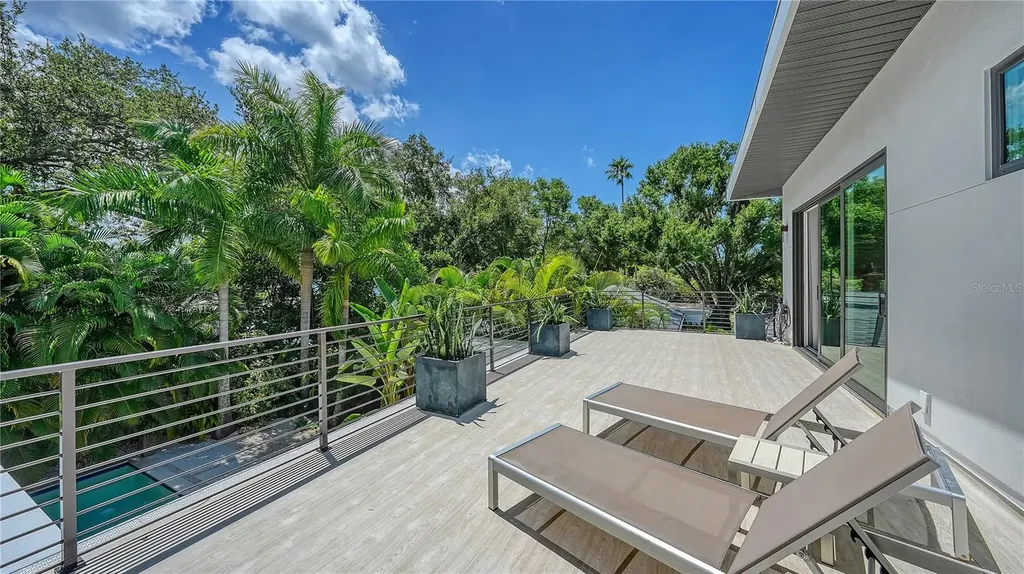 543 Columbia Court Sarasota FL 34236