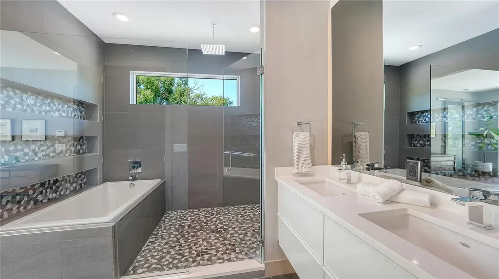 543 Columbia Court Sarasota FL 34236