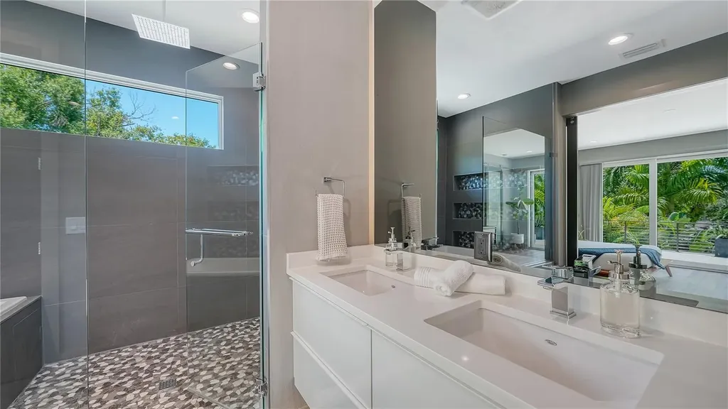 543 Columbia Court Sarasota FL 34236