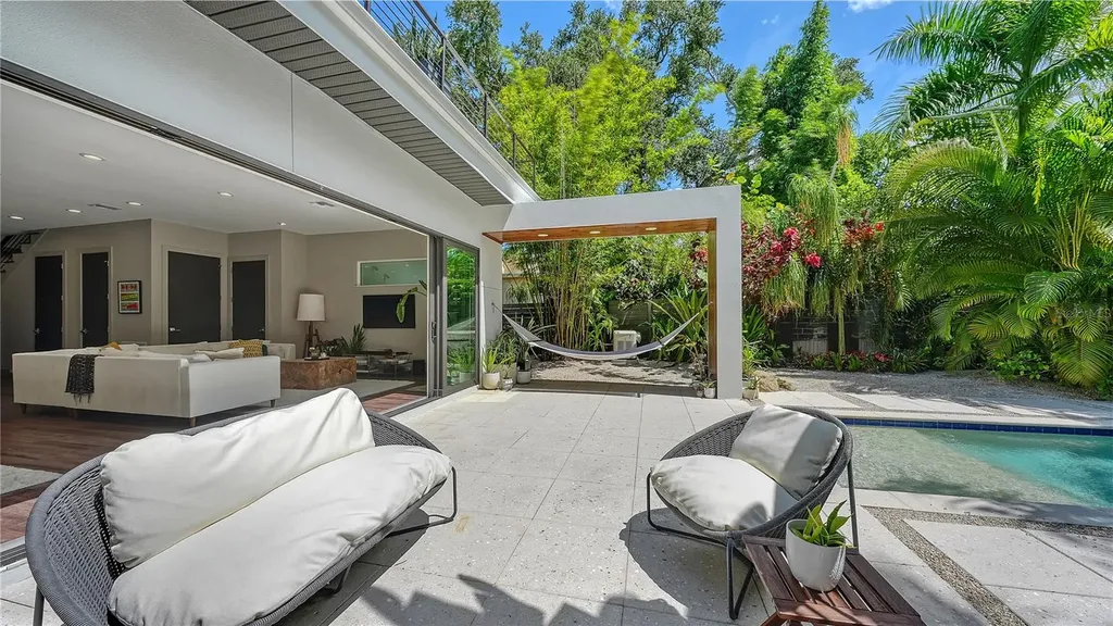 543 Columbia Court Sarasota FL 34236