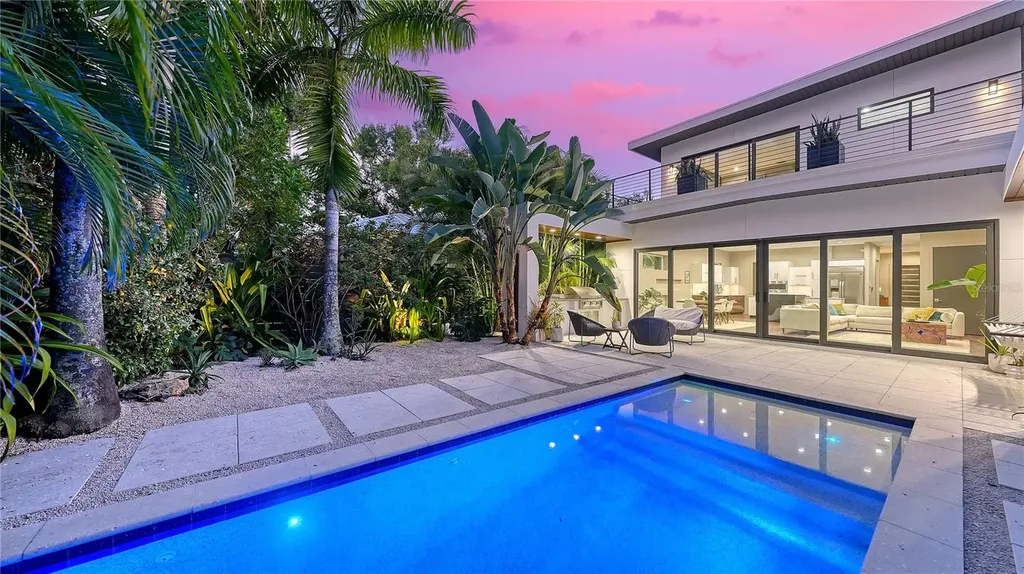 543 Columbia Court Sarasota FL 34236