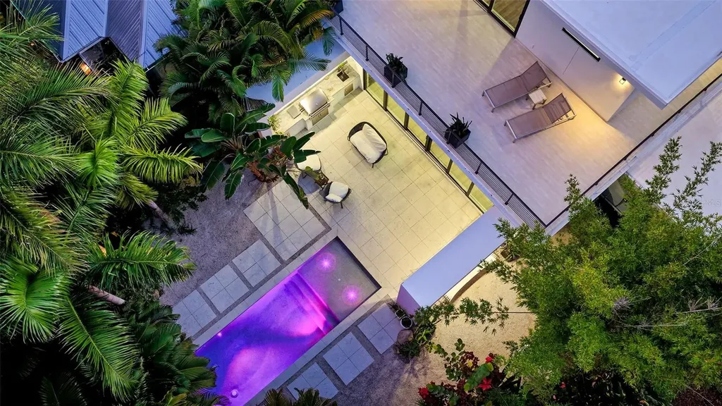 543 Columbia Court Sarasota FL 34236