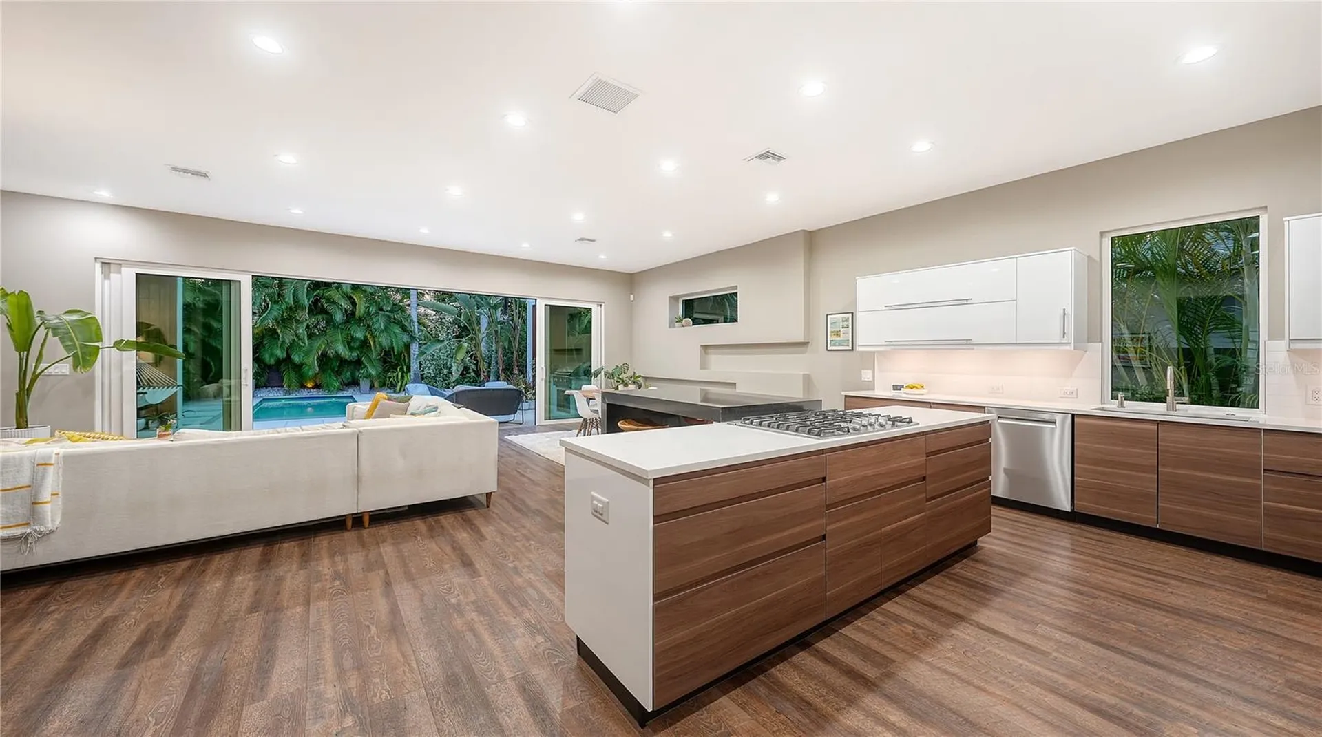 543 Columbia Court Sarasota FL 34236