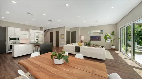 543 Columbia Court Sarasota FL 34236