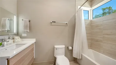 543 Columbia Court Sarasota FL 34236