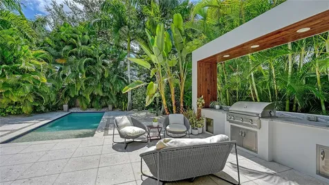 543 Columbia Court Sarasota FL 34236