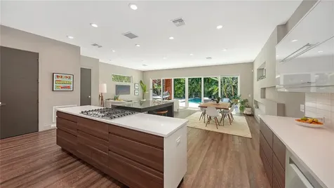 543 Columbia Court Sarasota FL 34236