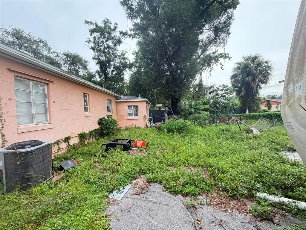 1011 E 108th Avenue Tampa FL 33612