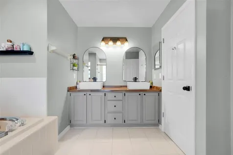 305 Forrest Crest Court Ocoee FL 34761