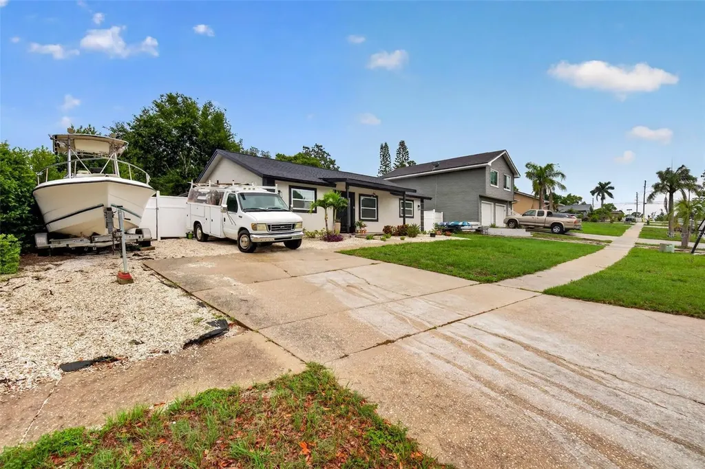 1435 Burning Tree Road Tarpon Springs FL 34689