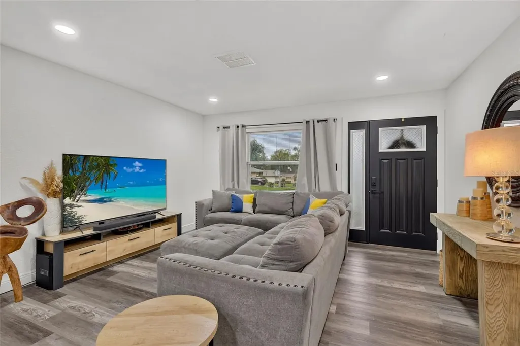 1435 Burning Tree Road Tarpon Springs FL 34689