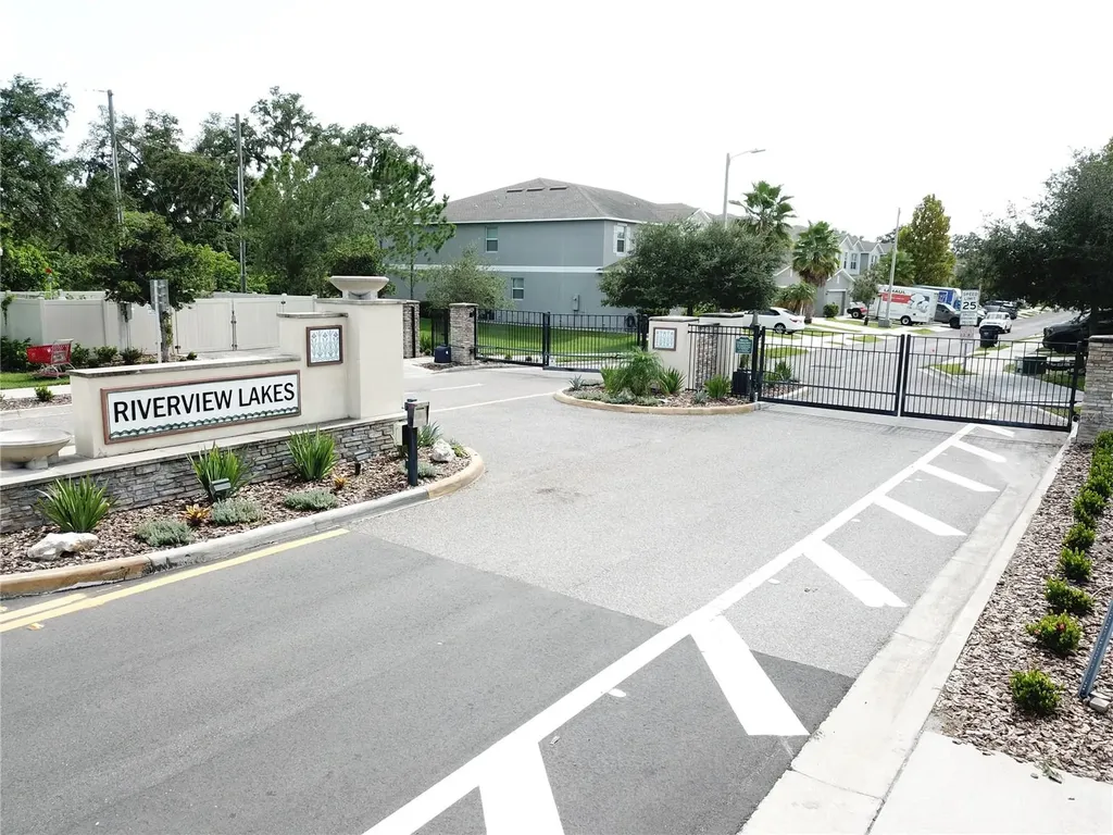 10676 Lake Montauk Drive Riverview FL 33578