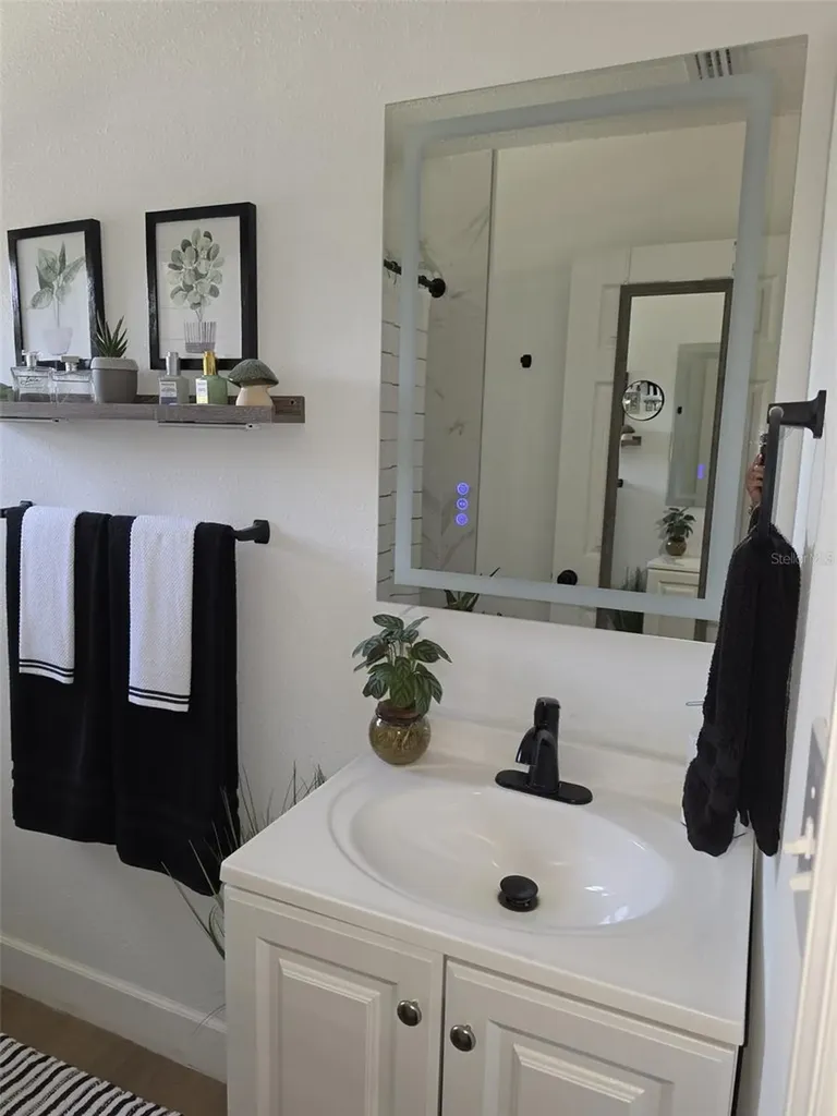 121 Bay Street Tarpon Springs FL 34689