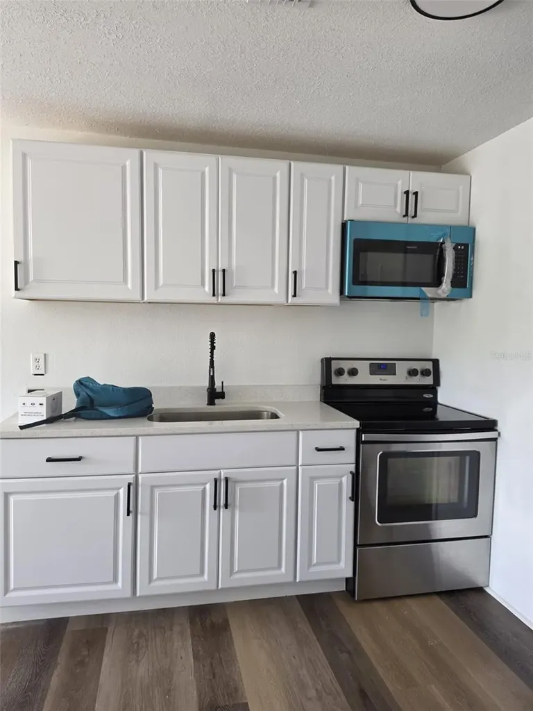 121 Bay Street Tarpon Springs FL 34689