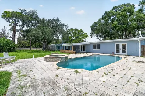 120 81st Avenue NE St Petersburg FL 33702