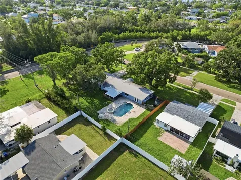 120 81st Avenue NE St Petersburg FL 33702