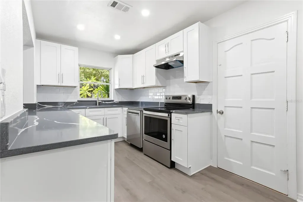10 S Orion Avenue Clearwater FL 33765