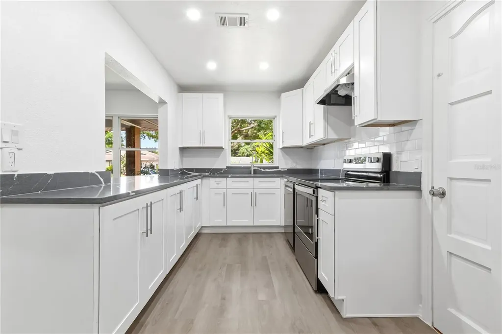 10 S Orion Avenue Clearwater FL 33765