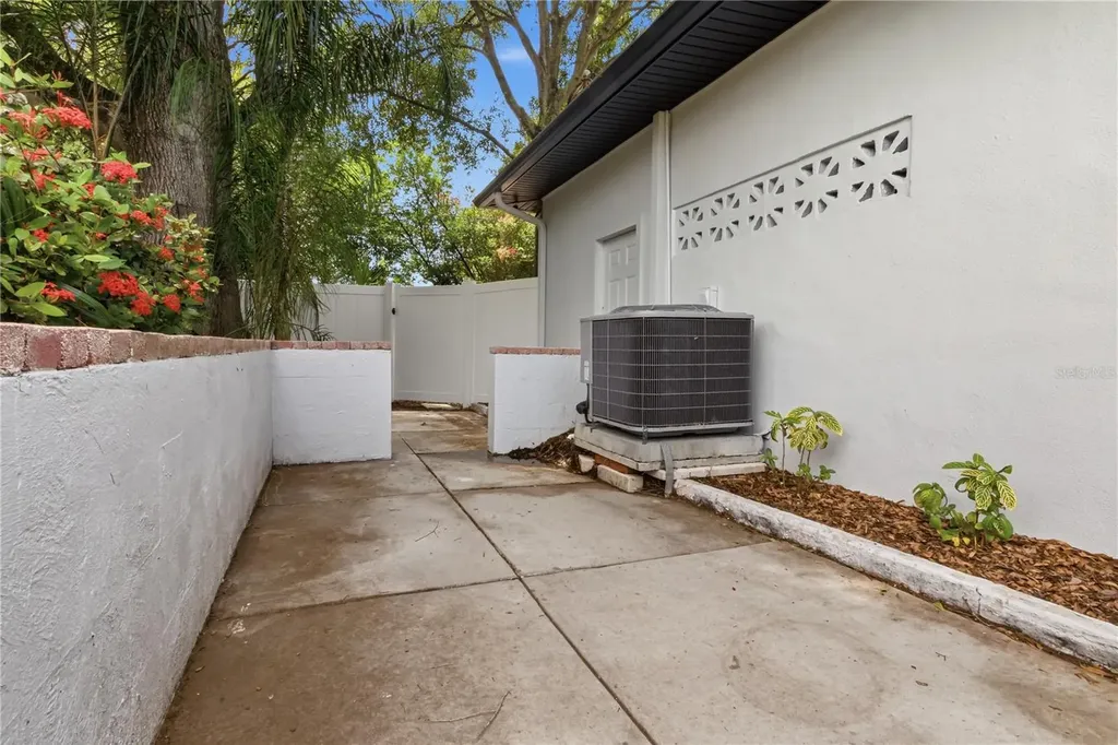 10 S Orion Avenue Clearwater FL 33765
